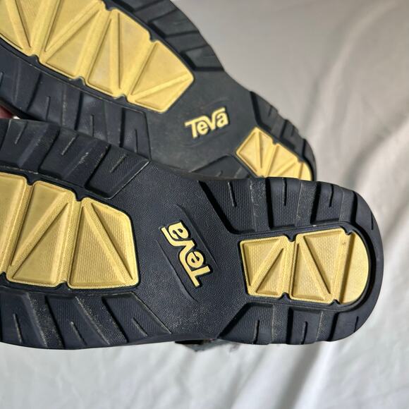 TEVA Sandals size 4 - Picture 4 of 7
